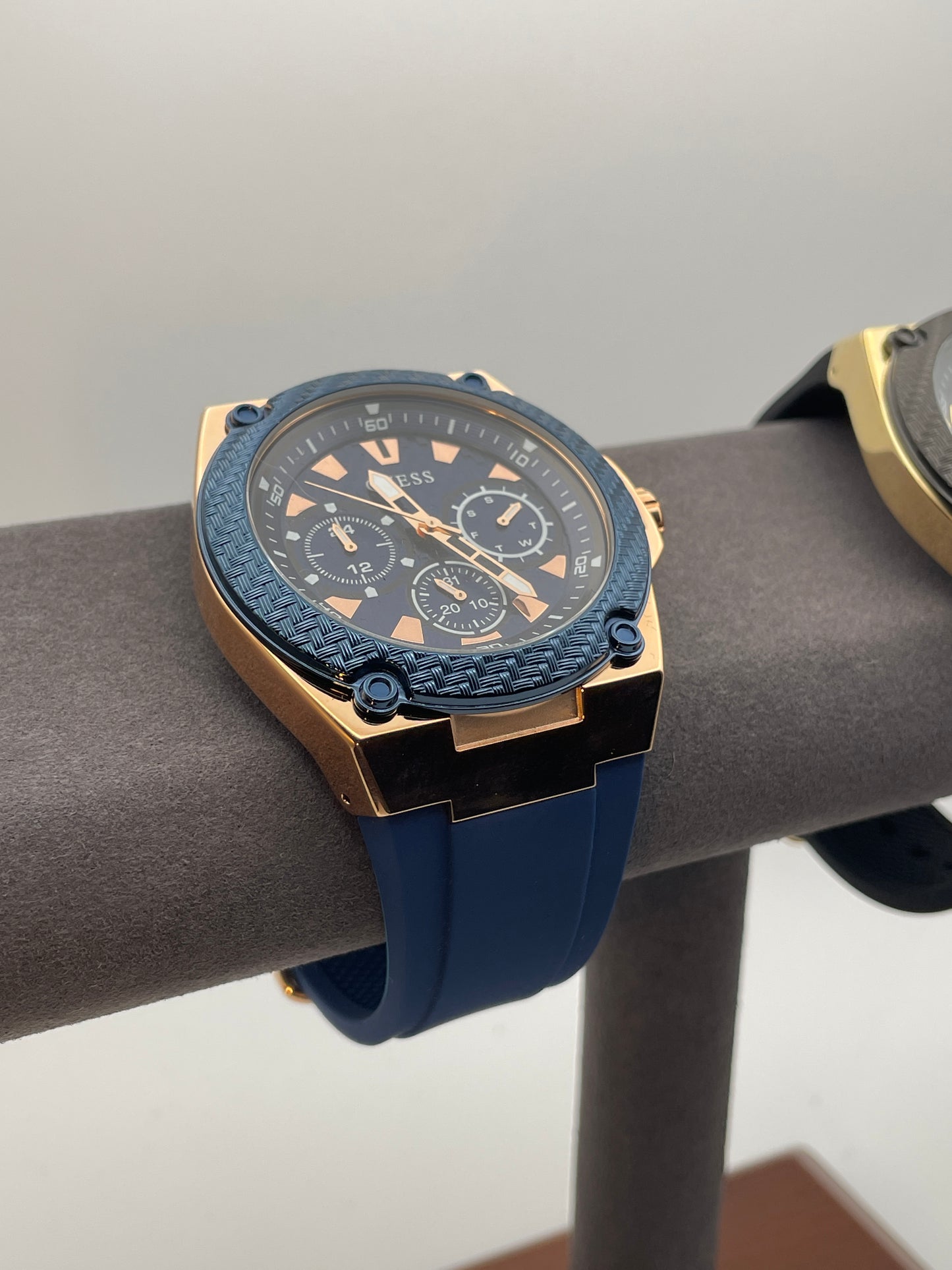 GUESS LEGACY W1049G2/U1049G2